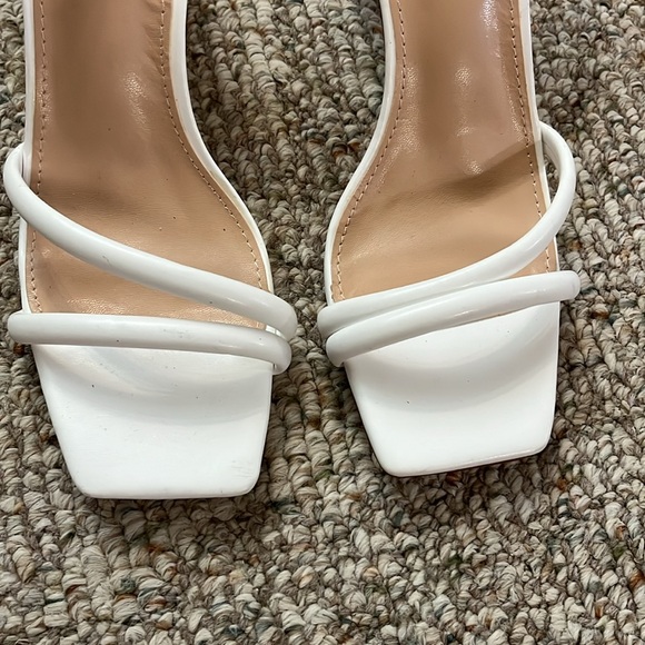 Women’s strappy heeled square sandal - Picture 2 of 6